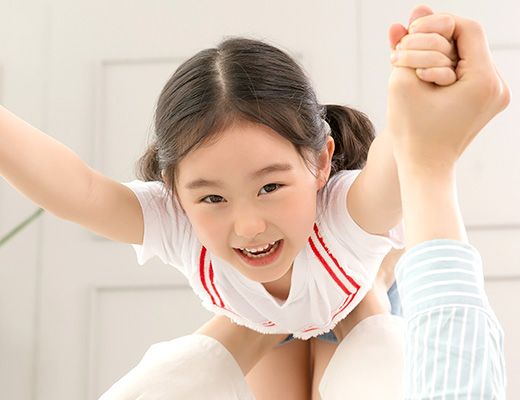 좁은 턱 성장교정 : 구개확장, 8세 사진